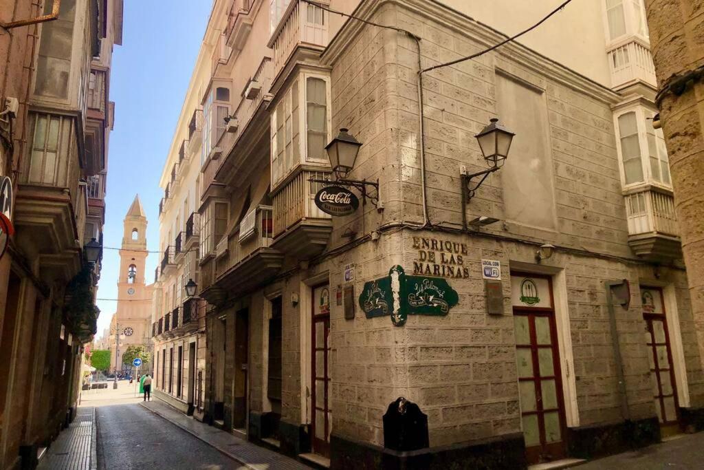 Gatu Premium Villa Libertad, Preferente Mayores De 25 Anos Y Familias Cádiz Exterior photo