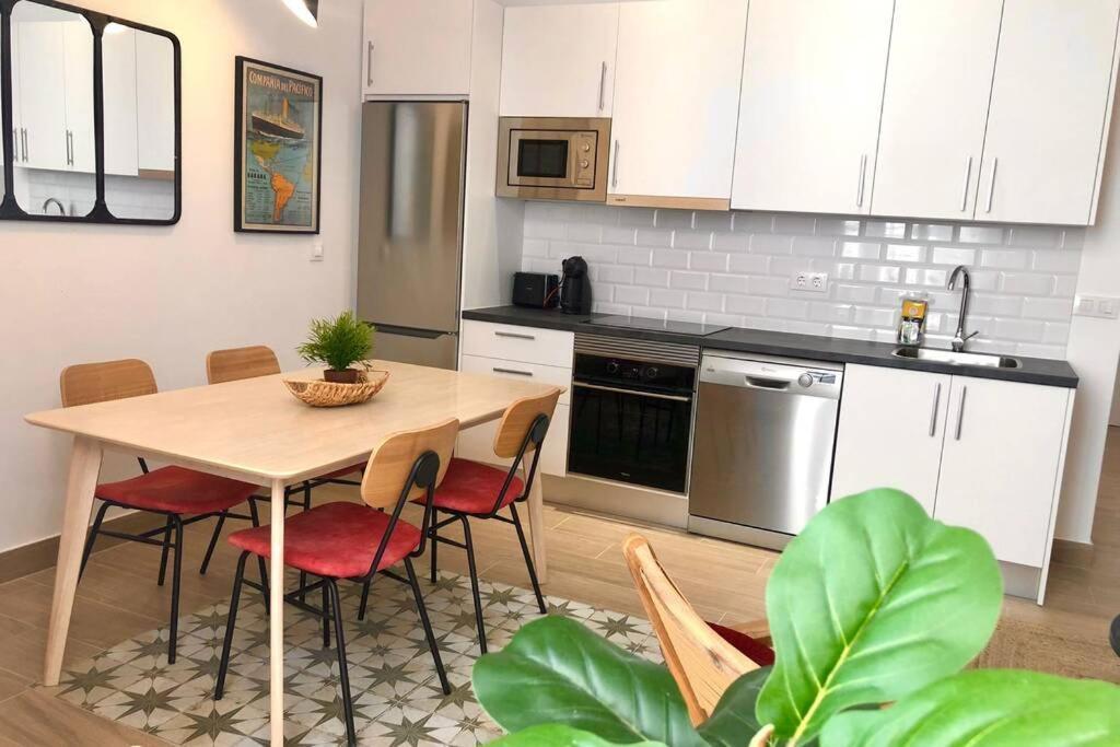 Gatu Premium Villa Libertad, Preferente Mayores De 25 Anos Y Familias Cádiz Exterior photo