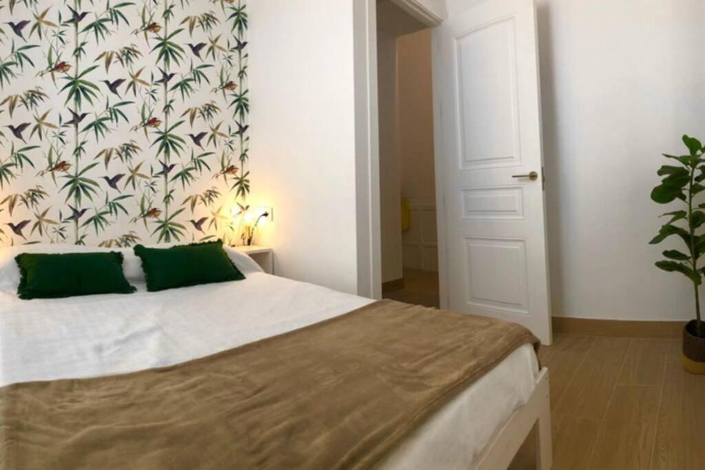 Gatu Premium Villa Libertad, Preferente Mayores De 25 Anos Y Familias Cádiz Exterior photo